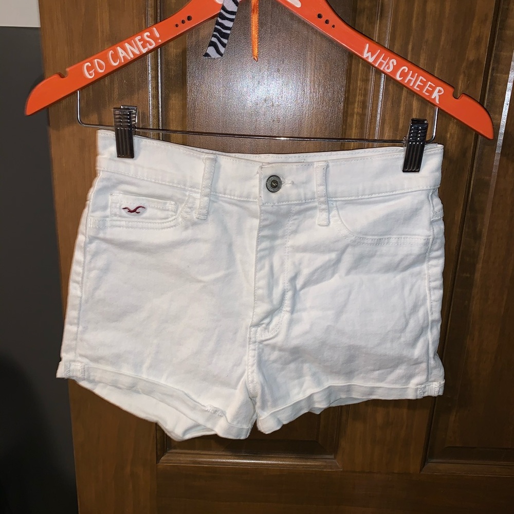 White hollister shorts
